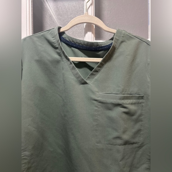 Fabletics Scrub Top - Picture 3 of 7